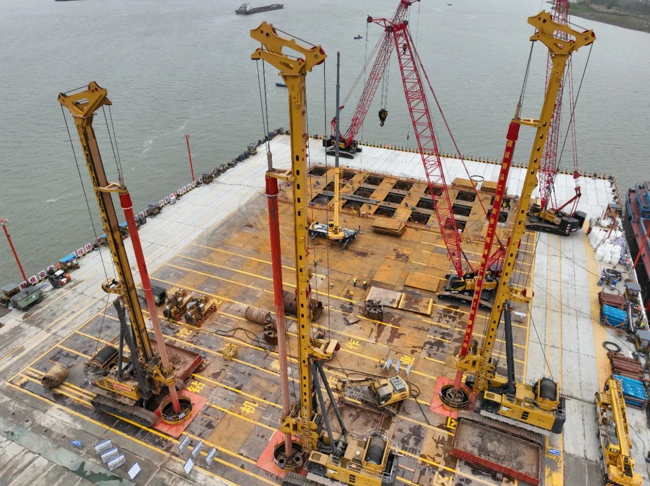 XR800HD Rotary Drilling Rig Contributed to the Foundation Construction of Chizhou Yangtze River Highway-Railway Bridge